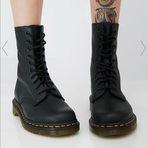 dr martens pascal virginia 1490